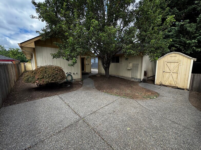 More Photos Of 612 NE 2nd Ave, Camas Office Residential For Sale