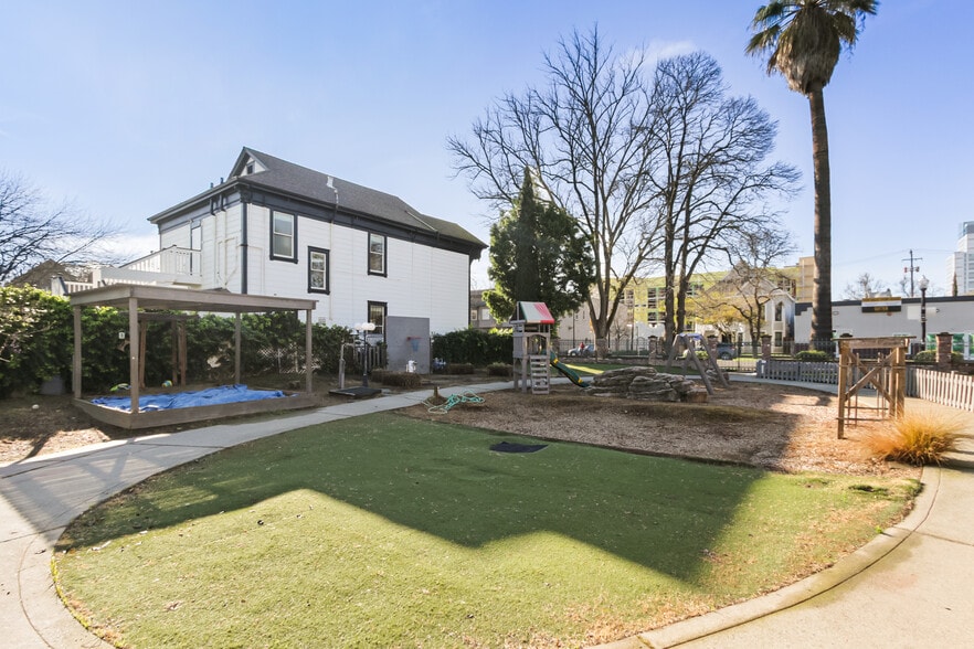 More Photos Of 1111-1123 D St, Sacramento Specialty For Sale