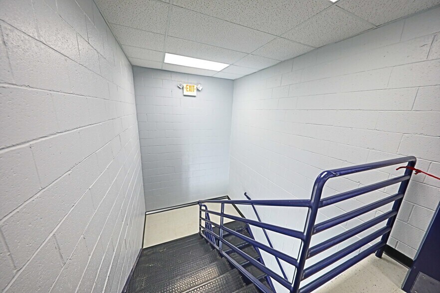 More Photos Of 999 Willow Grove St, Hackettstown Warehouse For Lease