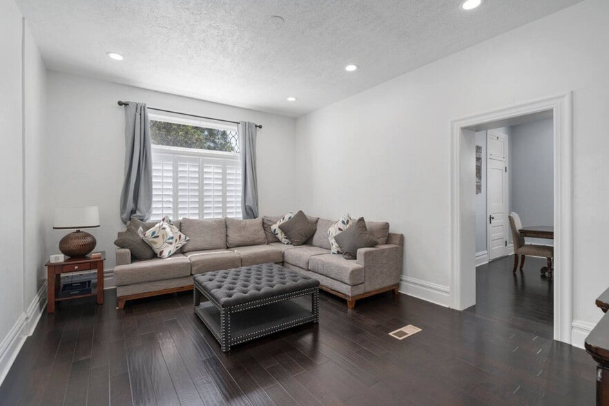 More Photos Of 209 N 400 W, Provo Office For Sale