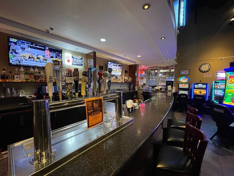 More Photos Of 101 Franks Rd, Marengo Bowling Alley For Lease