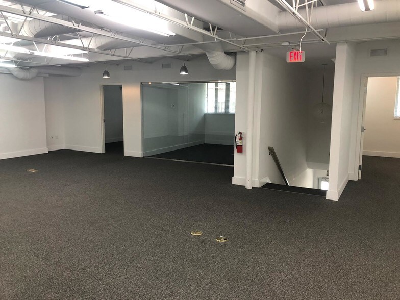 More Photos Of 4565 Ponce de Leon Blvd, Coral Gables Office For Lease