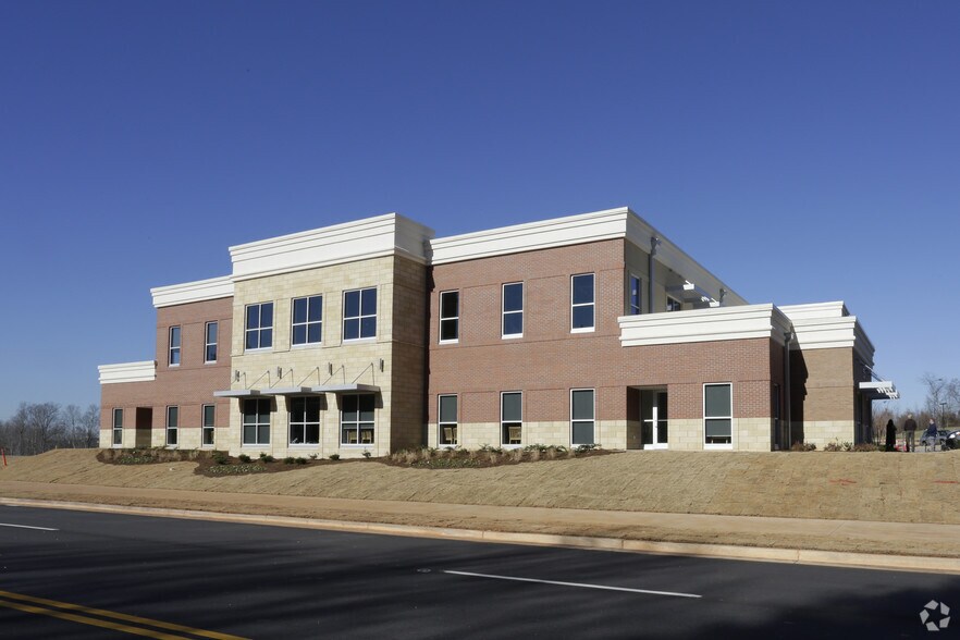 More Photos Of 703 Verdae Blvd, Greenville Healthcare For Lease