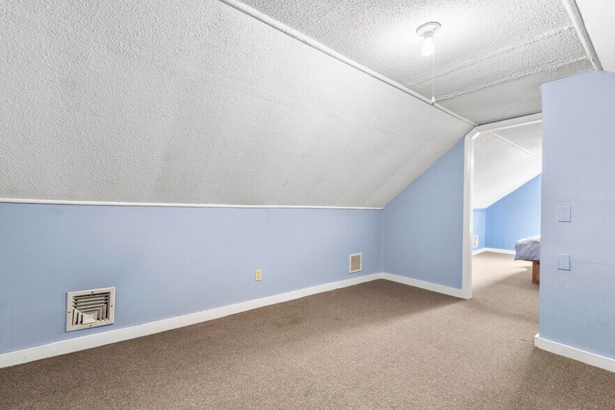 More Photos Of 128 Saltonstall Pky, East Haven Medical For Sale
