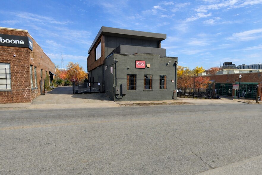 More Photos Of 955 W Marietta St, Atlanta Restaurant For Sale