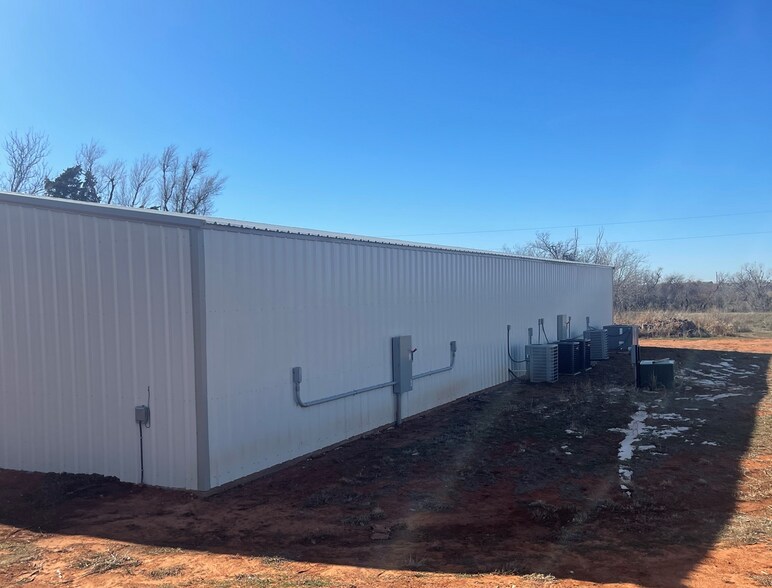 More Photos Of 2050 NW Expressway, Okarche Warehouse For Sale