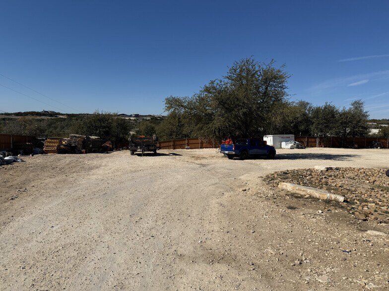 More Photos Of 1030 Canyon Bend Dr, Dripping Springs Light Distribution For Lease