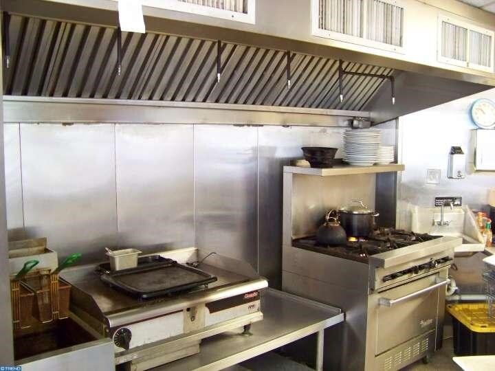 More Photos Of 122-124 E 4th St, Bridgeport Storefront For Sale