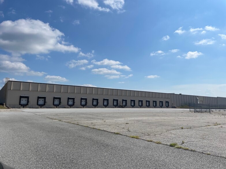 More Photos Of 3300 Sylvester Rd, Albany Manufacturing For Sale