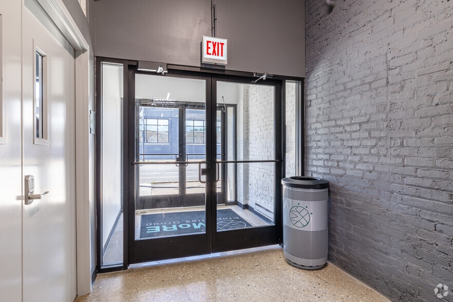 More Photos Of 4256 W Diversey Ave, Chicago Warehouse For Lease