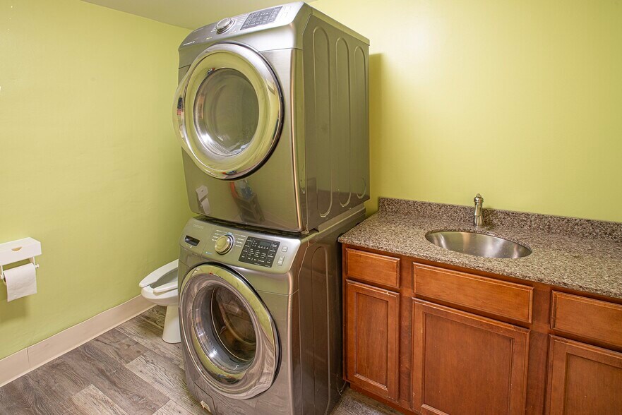 More Photos Of 270 Pleasant St, Northampton Office For Sale