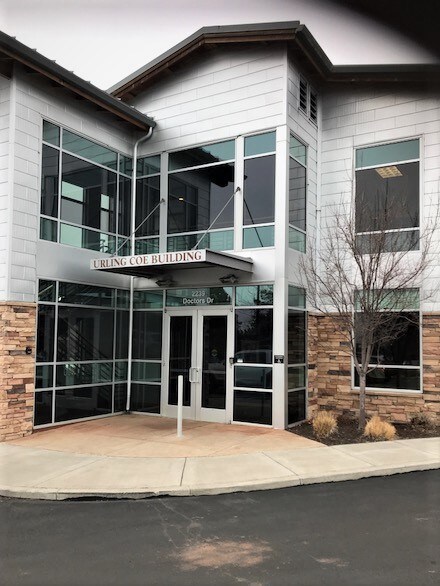 More Photos Of 2239 NE Doctors Dr, Bend Medical For Lease