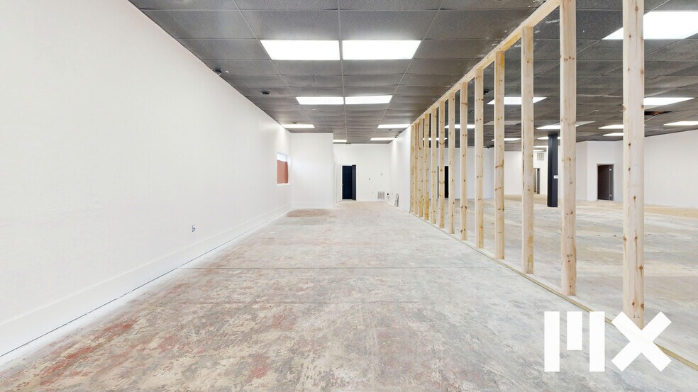 More Photos Of 3220 Bay Rd, Saginaw Storefront For Sale