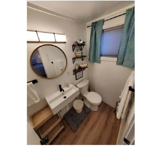 More Photos Of 95500 Highway 101 S, Yachats Hotel For Sale