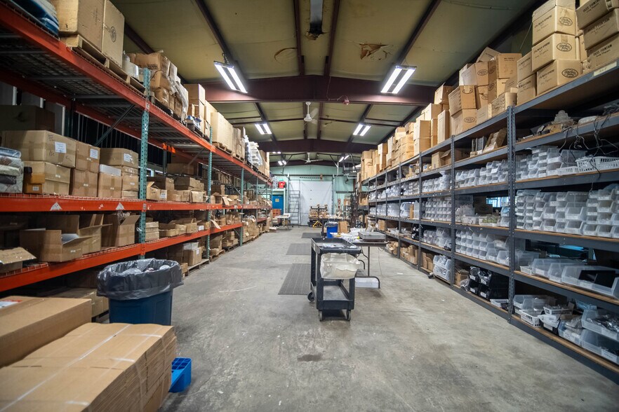 More Photos Of 300 Taugwonk Rd, Stonington Warehouse For Lease