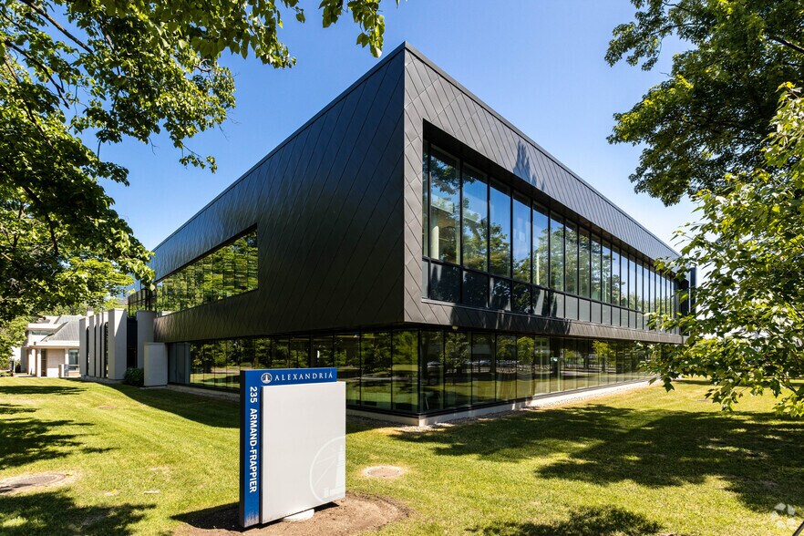 More Photos Of 235 Armand-Frappier, Laval Office For Lease