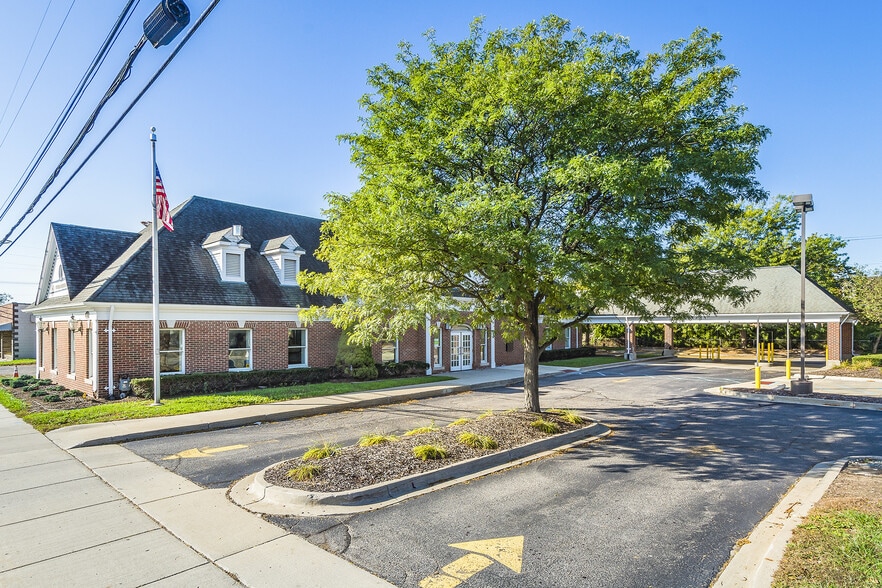Primary Photo Of 22575 Telegraph Rd, Southfield Storefront Retail Office For Sale