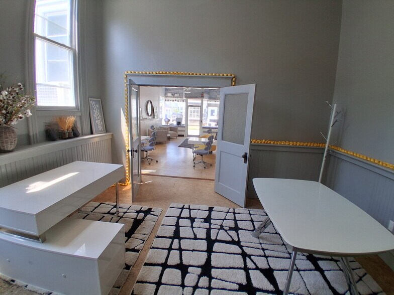 More Photos Of 117 Water St, Stonington Apartments For Sale