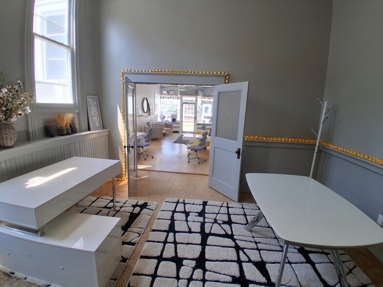 More Photos Of 119 Water St, Stonington Apartments For Sale