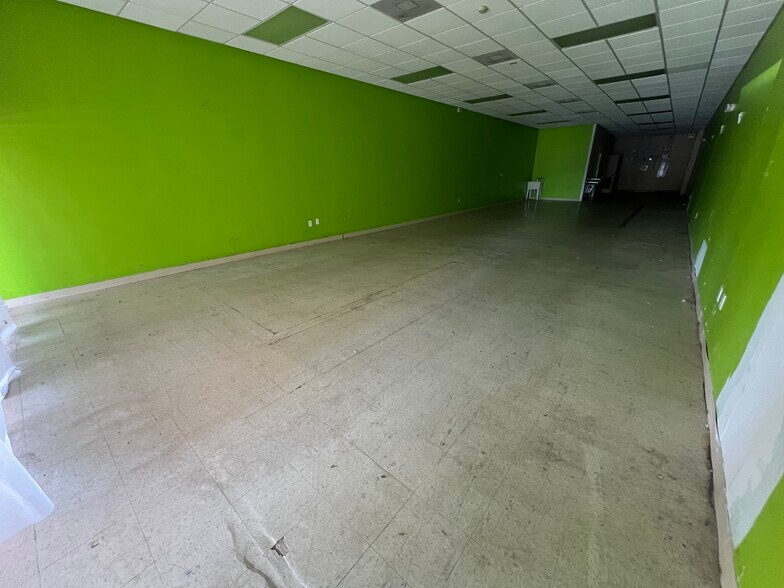 More Photos Of 5200-5322 Pearl St, Jacksonville Unknown For Lease