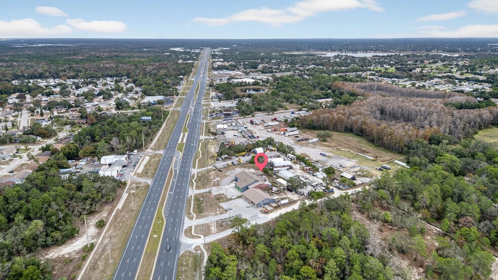 More Photos Of 18508-18510 US Highway 19, Hudson Light Manufacturing For Lease