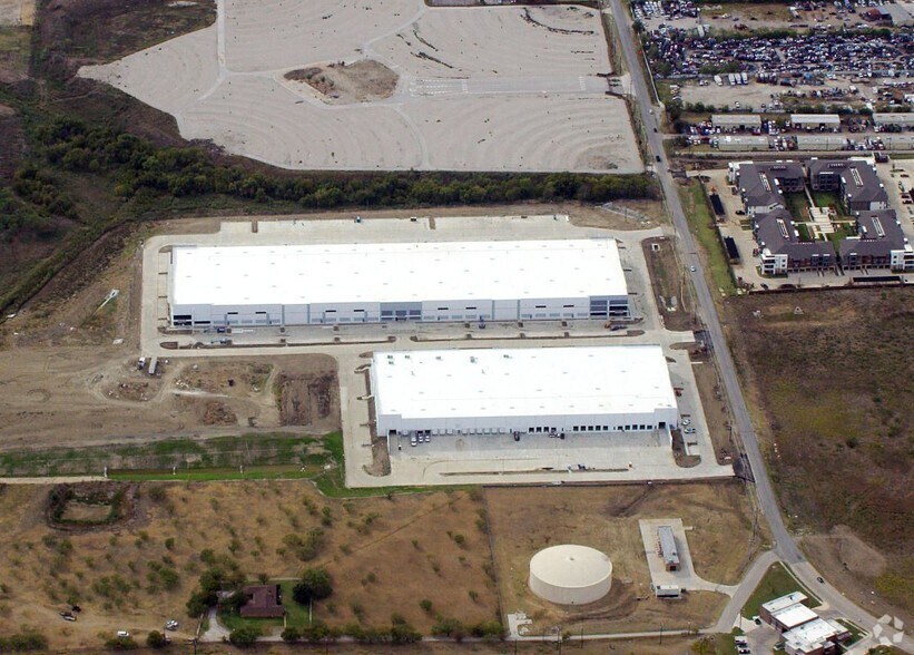More Photos Of 2025 Midway Rd, Lewisville Distribution For Lease