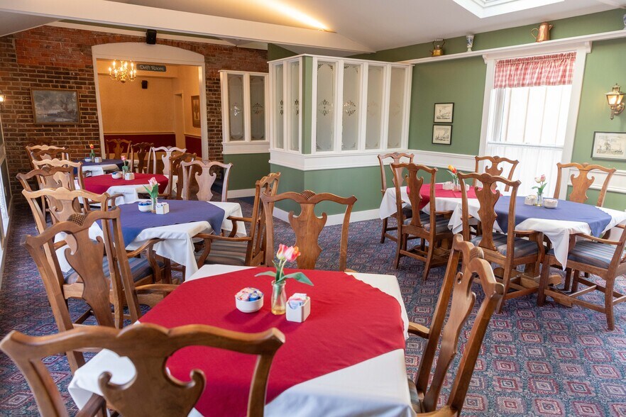 More Photos Of 1111 Washington St, Pella Hospitality For Sale