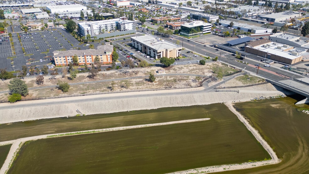 More Photos Of 1855 W Katella Ave, Orange Office Residential For Lease