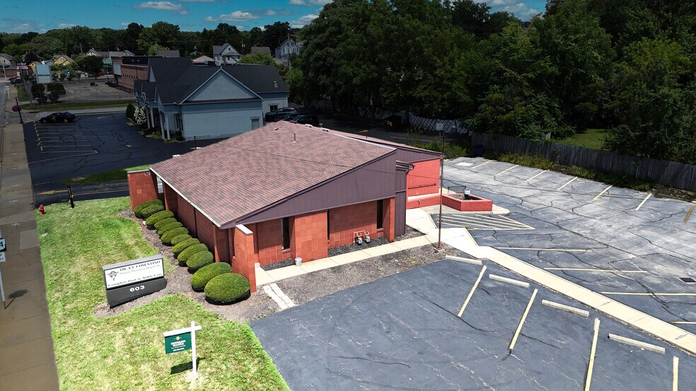 More Photos Of 603 N State St, Girard Medical For Sale