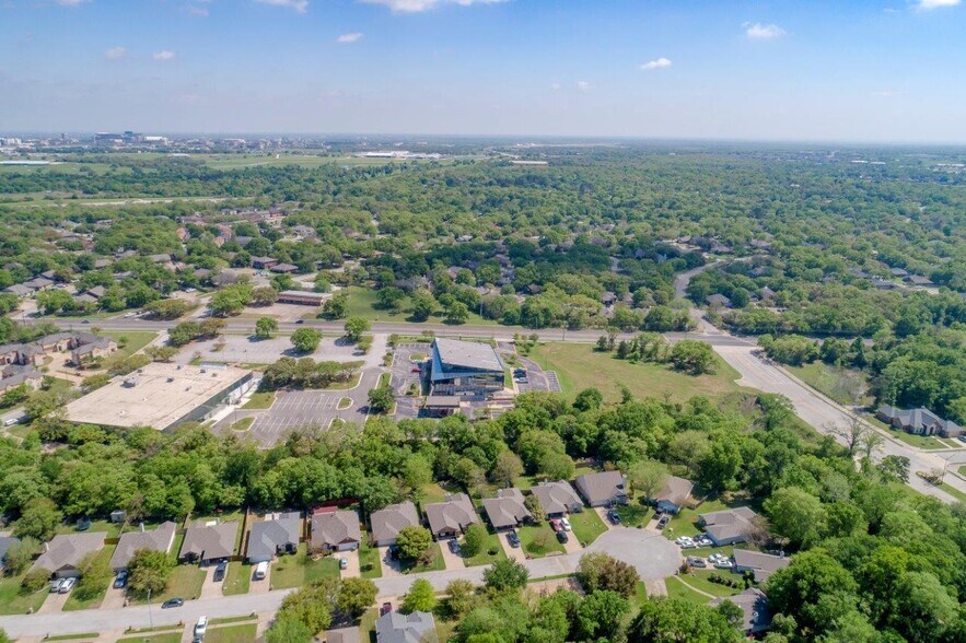 More Photos Of 1920 W Villa Maria Rd, Bryan Medical For Lease