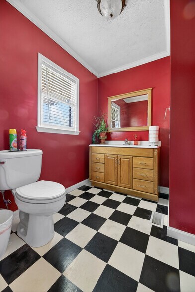 More Photos Of 104 McCullars Ln, Oxford General Retail For Sale