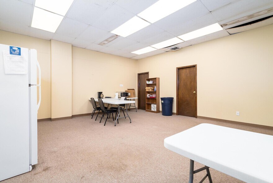 More Photos Of 630 Market St, Steubenville Office For Sale