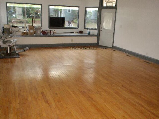 More Photos Of 1828-1832 E 35th St, Minneapolis Storefront For Lease