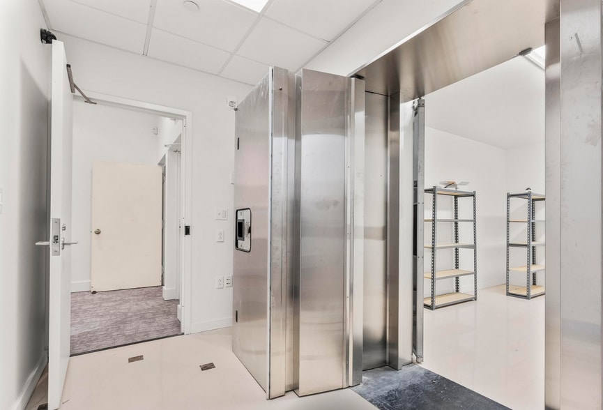 More Photos Of 38-40 Greenwich Ave, Greenwich General Retail For Sale