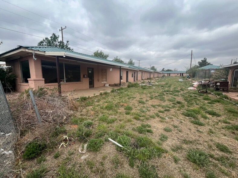 More Photos Of 2201 E Broadway St, Sweetwater Apartments For Sale