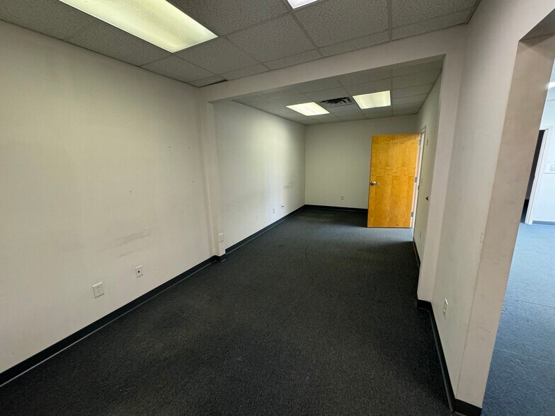 More Photos Of 110 Newton Bridge Rd, Athens Warehouse For Lease