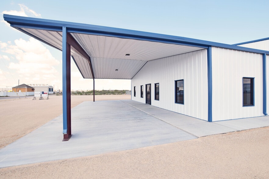 More Photos Of 8340 Boles Rd., Odessa Warehouse For Lease