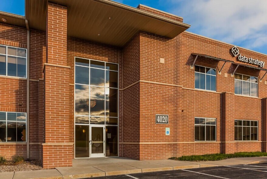 More Photos Of 4020 E Beltline Ave NE, Grand Rapids Office For Sale