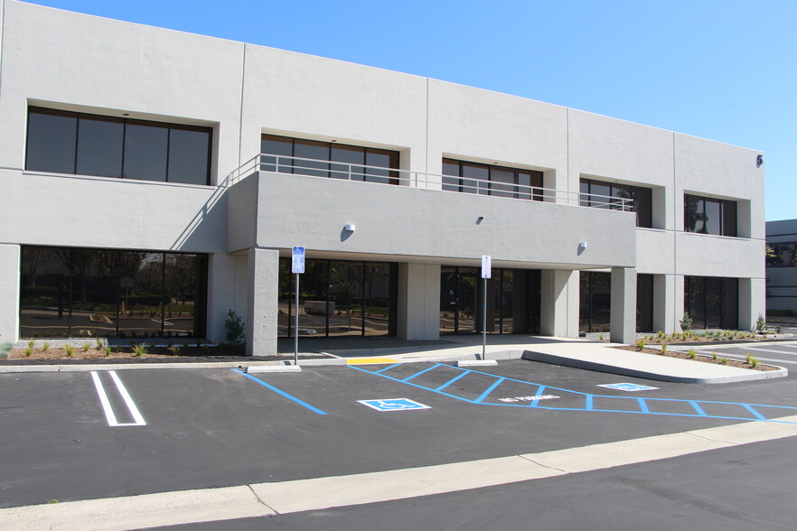 Primary Photo Of 5 Studebaker, Irvine Research And Development For Lease