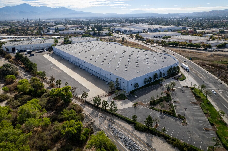 More Photos Of 1050 E Orange Show Rd, San Bernardino Warehouse For Lease