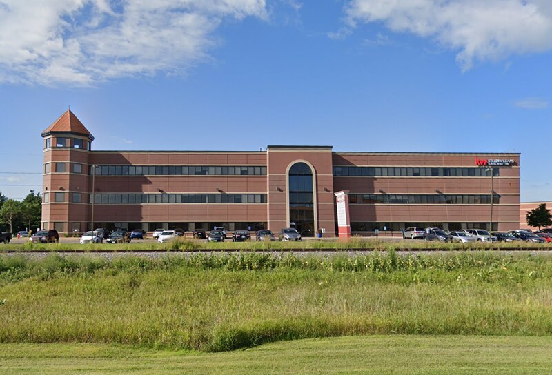 More Photos Of 101 Broadway St W, Osseo Office For Lease
