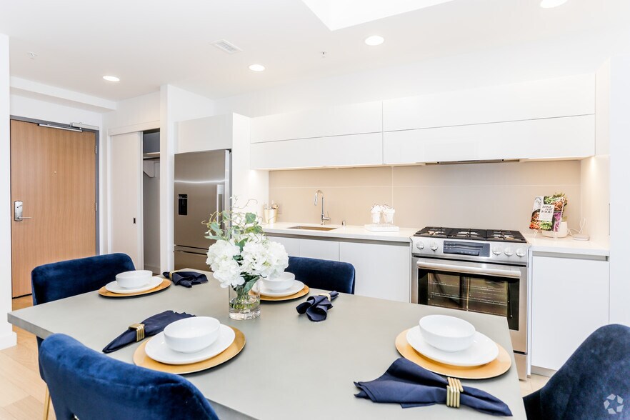 More Photos Of 1200 S Figueroa St, Los Angeles Apartments For Lease