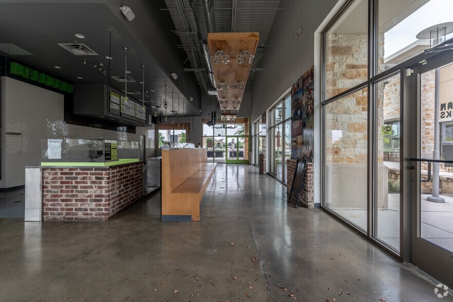 More Photos Of 161 Creekside Way, New Braunfels Unknown For Lease