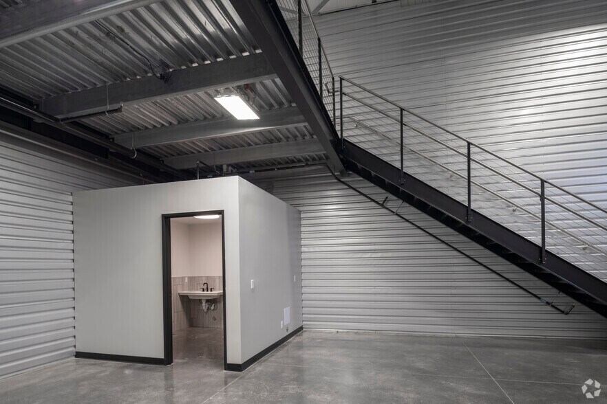 More Photos Of 1010 S Interstate Rd, Castle Rock Showroom For Sale