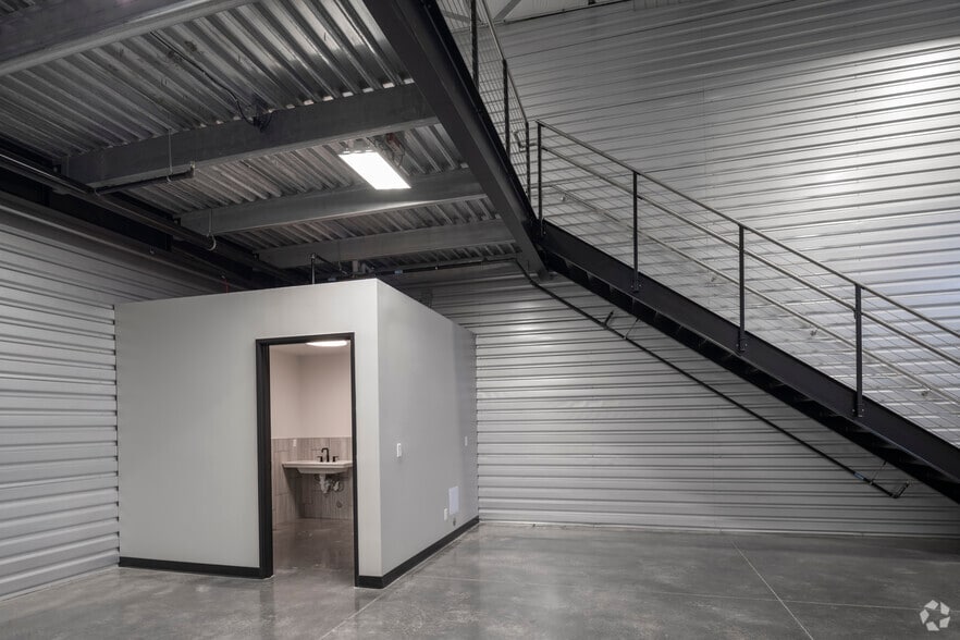 More Photos Of 1010 S Interstate Rd, Castle Rock Showroom For Sale