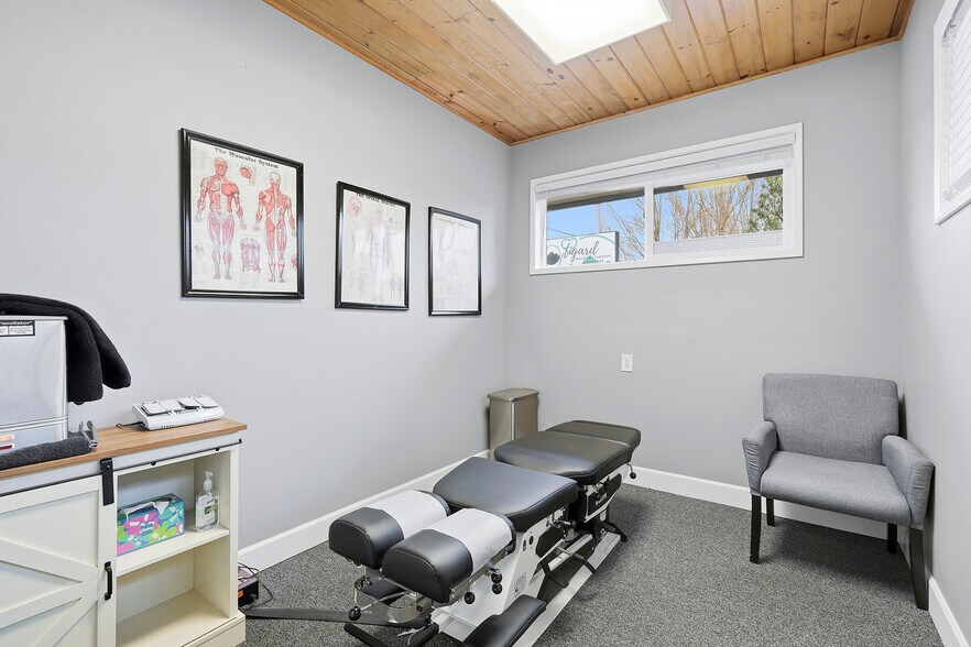 More Photos Of 12720 SW Pacific Hwy, Tigard General Retail For Sale