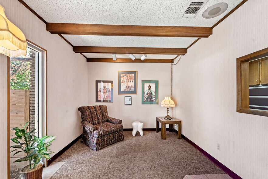 More Photos Of 715 W Hopkins St, San Marcos Daycare Center For Sale