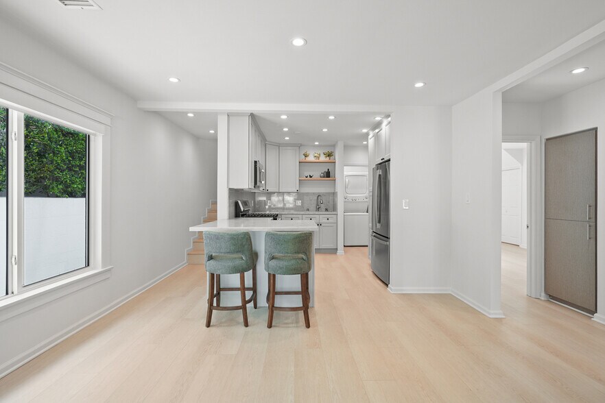 More Photos Of 617 Westmount Dr, West Hollywood Apartments For Sale