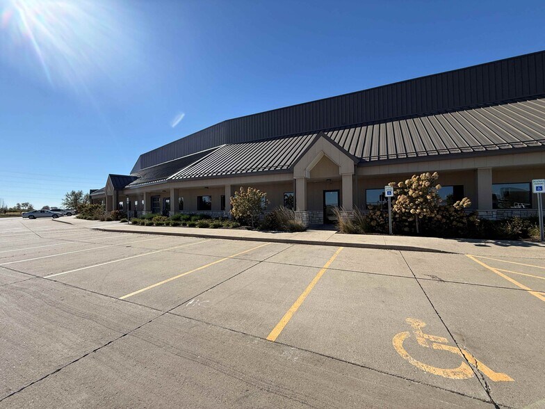 More Photos Of 2810 Stoner Ct, North Liberty Warehouse For Lease