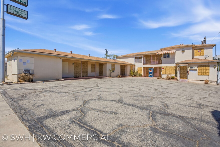 More Photos Of 130 Kern St, Taft Hotel For Sale